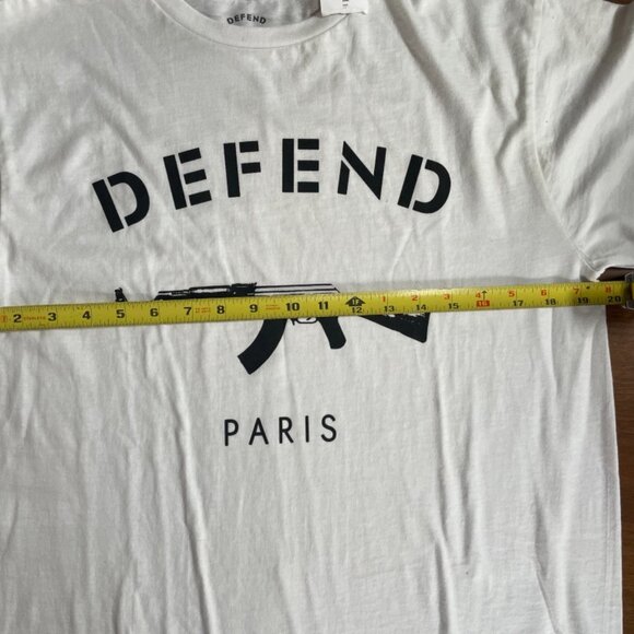"Defend Paris" Uni-sex T-Shirt - Picture 5 of 5